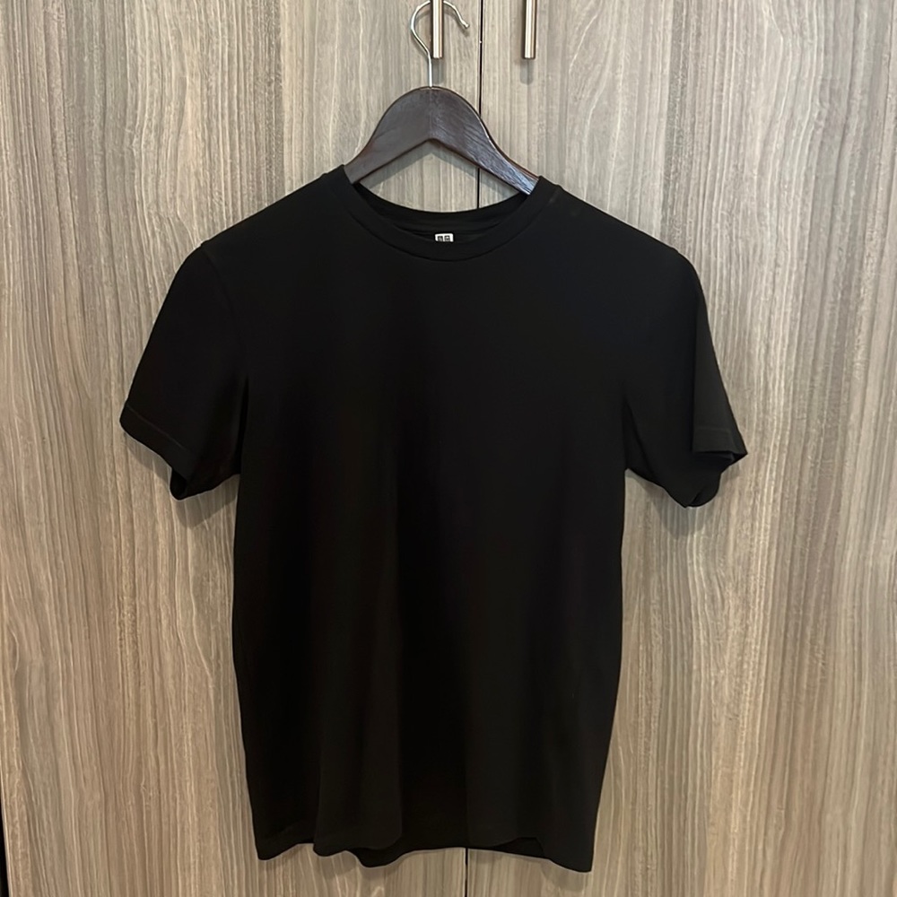 Uniqlo T-shirt